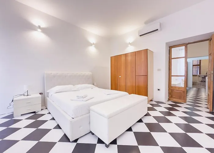 Casa Sant' Elena * Roma